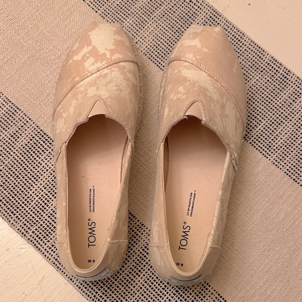 TOMS Women's light pink Slip-On Shoes